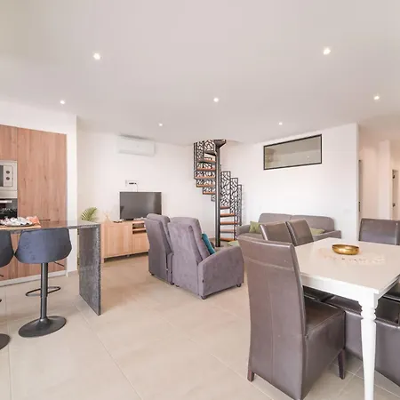 Palmeiras By Mtphomes * Albufeira