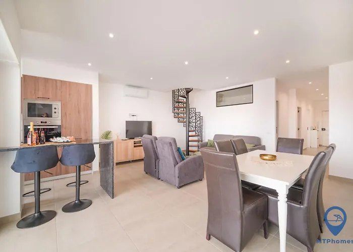 Palmeiras By Mtphomes * Albufeira